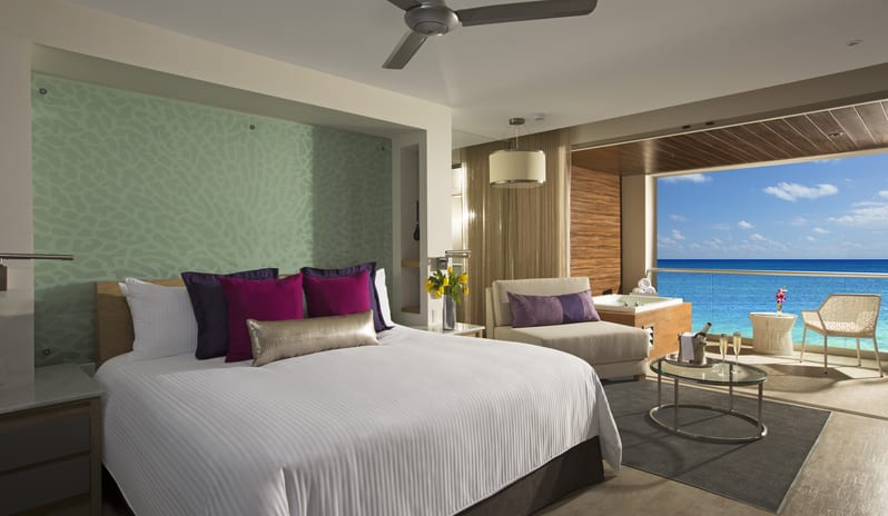 BREATHLESS RIVIER CANCUN XCELERATE JUNIOR SUITE OCEAN FRONT WHIRLPOOL BEDROOM